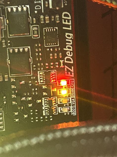 [SOLVED] Help please, Red light for CPU and DRAM on new build.